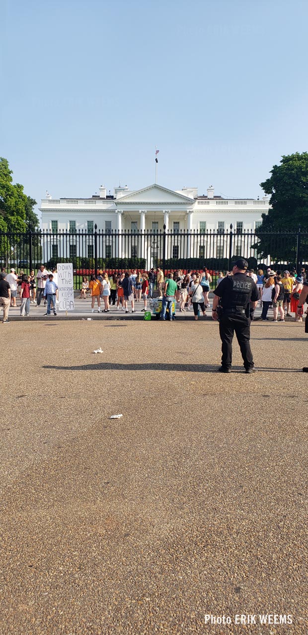 The White House Tourists and Police